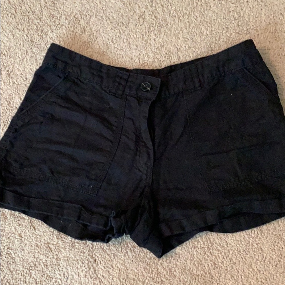 HM size 6 black linen shorts